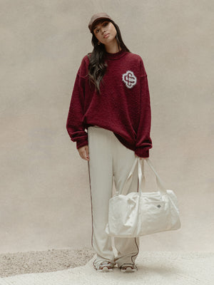 FLUFFY EMBLEM KNITTED CREW - BURGUNDY