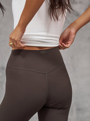 SCULPTING STRETCH ZIP HEM LEGGINGS - CHOCOLATE