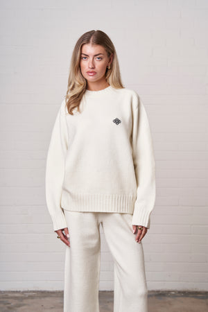 FLUFFY KNIT EMBLEM EMBROIDERED CREW - OFF WHITE