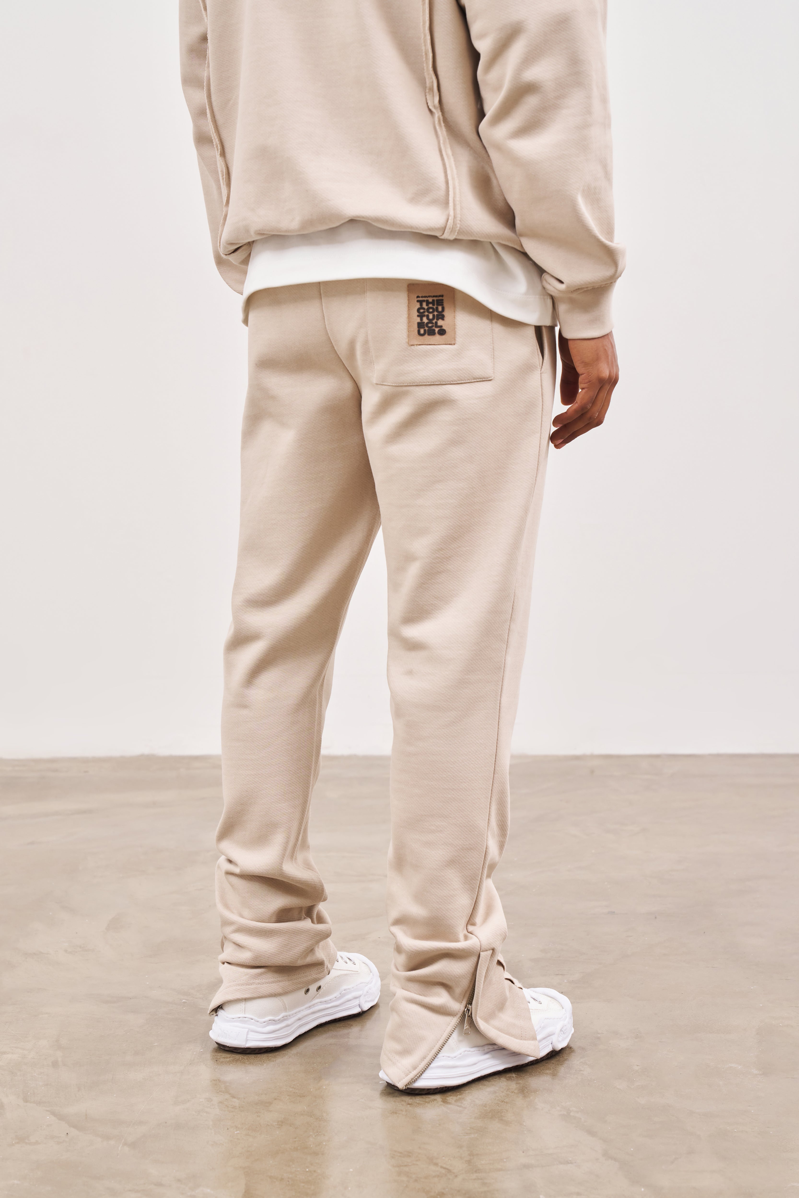 Beige deals joggers mens