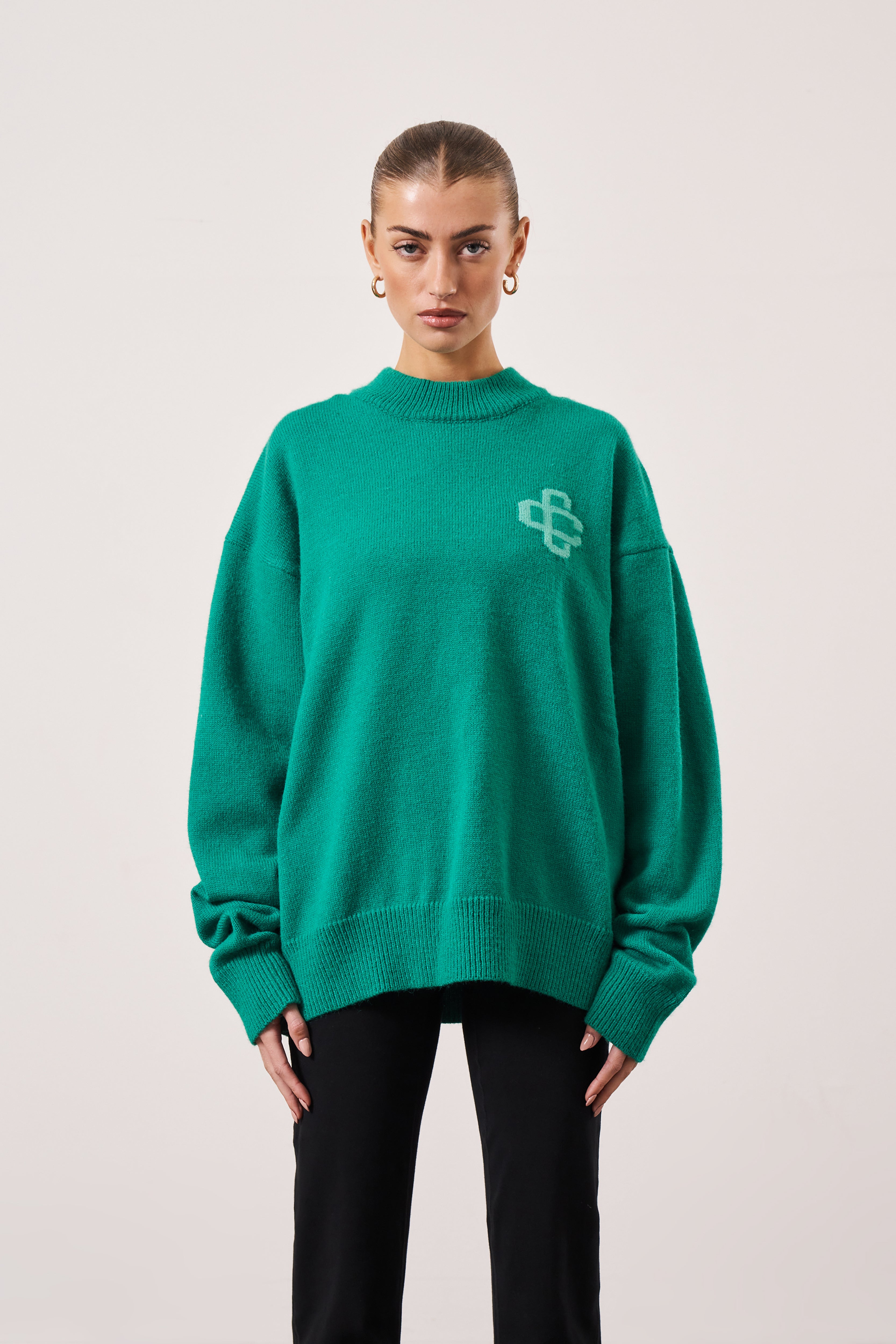 FLUFFY KNIT EMBLEM CREW - GREEN – The Couture Club