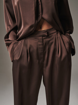 SATIN TAILORED RELAXED TROUSER - DEEP CHOCOLATE